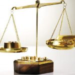 Advokat Diantara Hukum Dan Keadilan