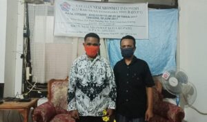 foto kepala sekolah Simon Nesi