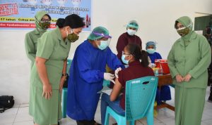 Korem 161/Wira Sakti Gelar Vaksinasi Usia 12-17 Tahun Di PP Asten TNI-AD Kuanino