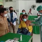 Tidak Hanya Soal Instruksi, Bupati Simon Terjun Langsung Menyaksikan Vaksinasi Bersama Warga