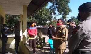 Datangi Rumah Duka, Bupati Simon: Harus Dilakukan Pemakaman Sesuai Prokes covid-19