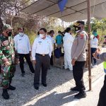 Berikan Edukasi Covid-19, Bupati Simon Datangi Posko Covid-19 Lamea