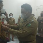 Lantik Emanuel Jadi Penjabat Kades, Bupati Simon: Selalu Rendah Hati Dan Layani Dengan Hati.