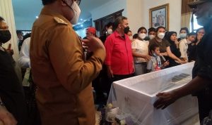 Pemakaman Di Adonara Dilakukan secara Kedinasan