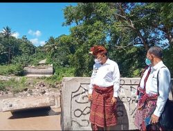 Tinjau Jembatan Numponi, Bupati Malaka: Saya Tidak Ingin Warga Mengalami Kesulitan