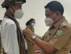 Pelantikan Kades Umalawain Bupati Simon: Harus Disiplin Layani Masyarakat