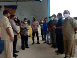 Gandeng Kapolres Malaka, Bupati Simon Tinjau Vaksinasi Massal