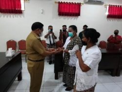 Lantik Dua Pj. Kades, Bupati Simon Tegaskan Tidak Boleh Selewengkan Uang Negara