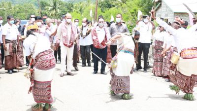 Resmikan Sarana Air Bersih Siap Minum, Gubernur VBL: Budaya Kita Menghambat Pembangunan Daerah