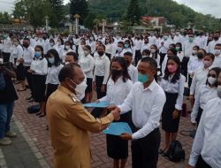 Bupati Andreas Serahkan SK Pengangkatan Ke 277 CPNS Ngada