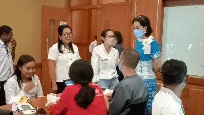 Gelar Vaksinasi Dosis 3, Julie Laiskodat: Booster Perkuat Imun Tubuh