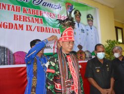 Mayjen TNI Sonny Dinobatkan Sebagai Orang Tua Asuh Masyarakat Alor