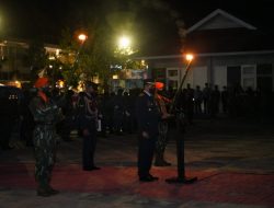 Komandan Korem 161/Wira Sakti, Apel Kehormatan dan Renungan Suci (AKRS) di TMP Dharmaloka NTT