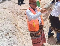 Sesuai Nawacita Presiden Jokowi, Bupati Simon “Keras Kepala” Tanam Batu Pertama Kantor Bupati Malaka