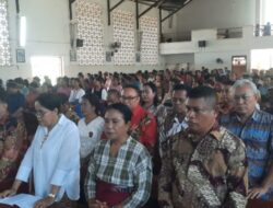 Bupati Malaka Rayakan Misa Syukur HUT ke-21 Bersama Umat Paroki Kleseleon