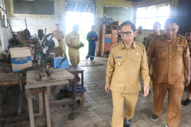 FOTO PJ GUBERNUR 050505