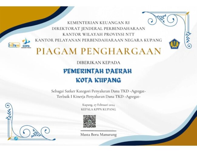 FOTO PIAGAM PENGHARGAAN KOTA KUPANG