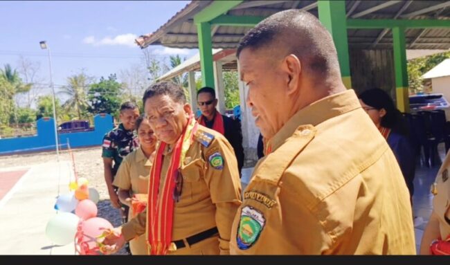 BUPATI SIMON GUNTING PITAH