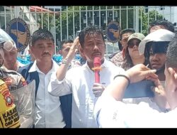 Ribuan Masa Aksi Teriak Wali Kota Batam Muhammad Rudi Pembohong