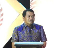 Benny Chandra Terima Penghargaan Pos Kupang Award 2024 sebagai Politisi Muda Pendorong Pertumbuhan Ekonomi Daerah