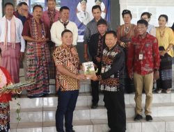 Revolusi Pendidikan Lokal: Bupati Sikka Resmi Luncurkan Buku Tenun Ikat dan Budaya Sikka