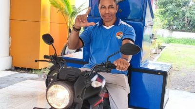 Disarpus Bergerak Hadirkan Literasi Inklusif: Antar Buku untuk Lansia, Difabel, hingga Pasien Rumah Sakit di Sikka