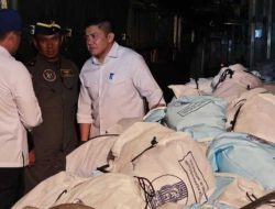 Tak Menunggu Lama! 253 Ton Bantuan Digerakkan ke NTT, Teddy Indra Wijaya Pastikan Distribusi