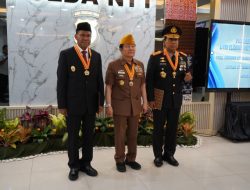Johni Asadoma dan Rudy Darmoko Terima Bintang LVRI, Pengabdian untuk Bangsa Kembali Diteguhkan