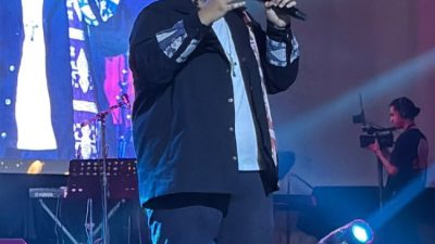 Guncang Panggung Kupang Pange Pulang! Syalom Pandie Tuai Pujian, Disebut Mirip Glenn Fredly dan Mike Mohede 8 IMG 20261019 WA0079